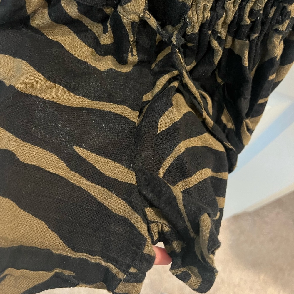 Romper - Picture 2 of 3